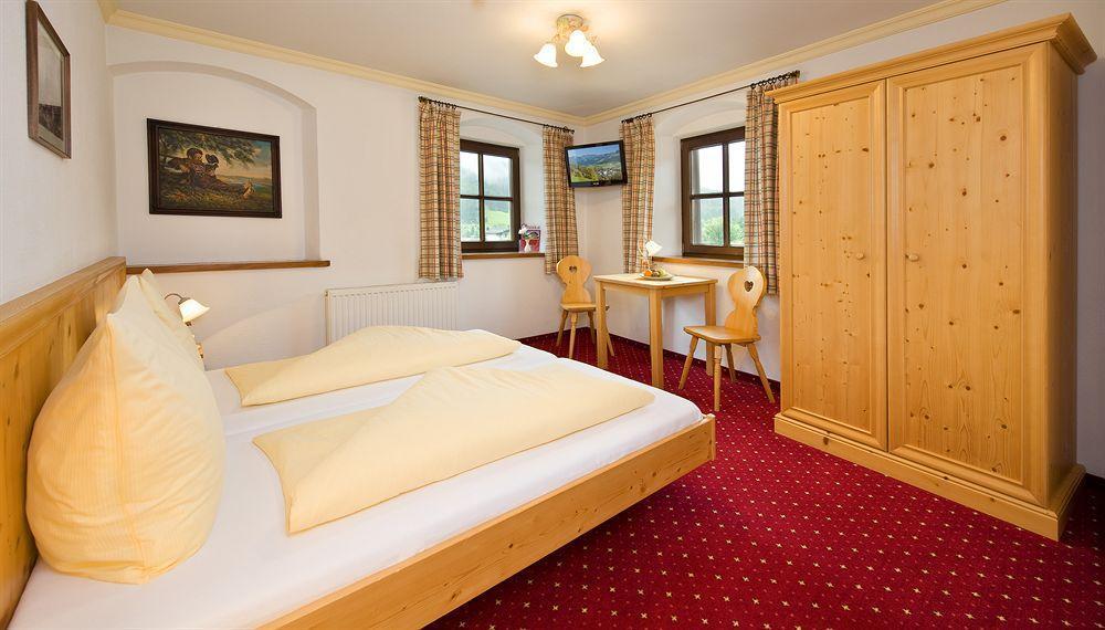 Hotel Reitlwirt Бриксен-им-Тале Экстерьер фото