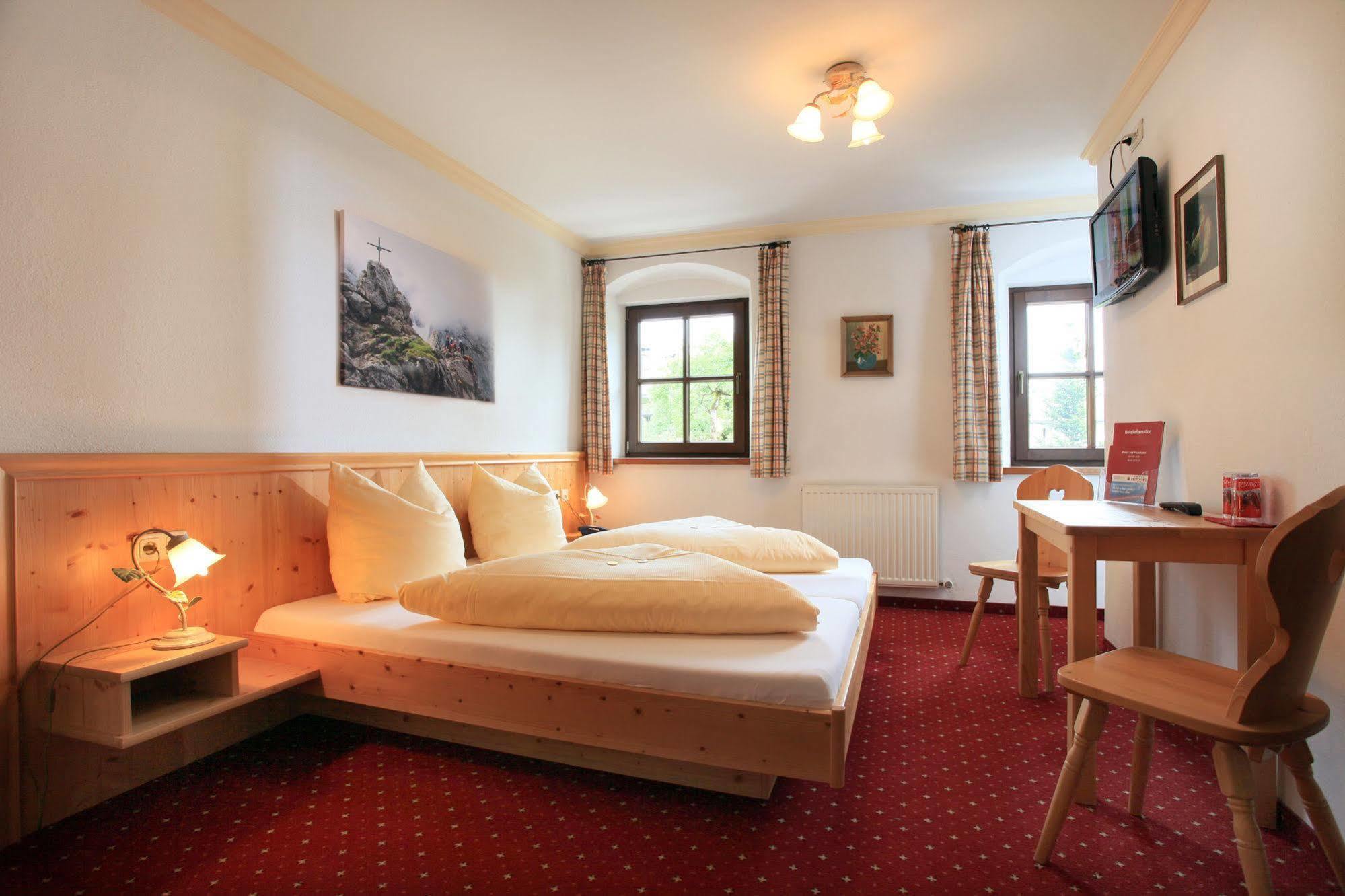 Hotel Reitlwirt Бриксен-им-Тале Экстерьер фото
